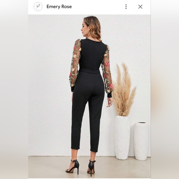 Emery Rose Floral Jumpsuit - Picture 6 of 8